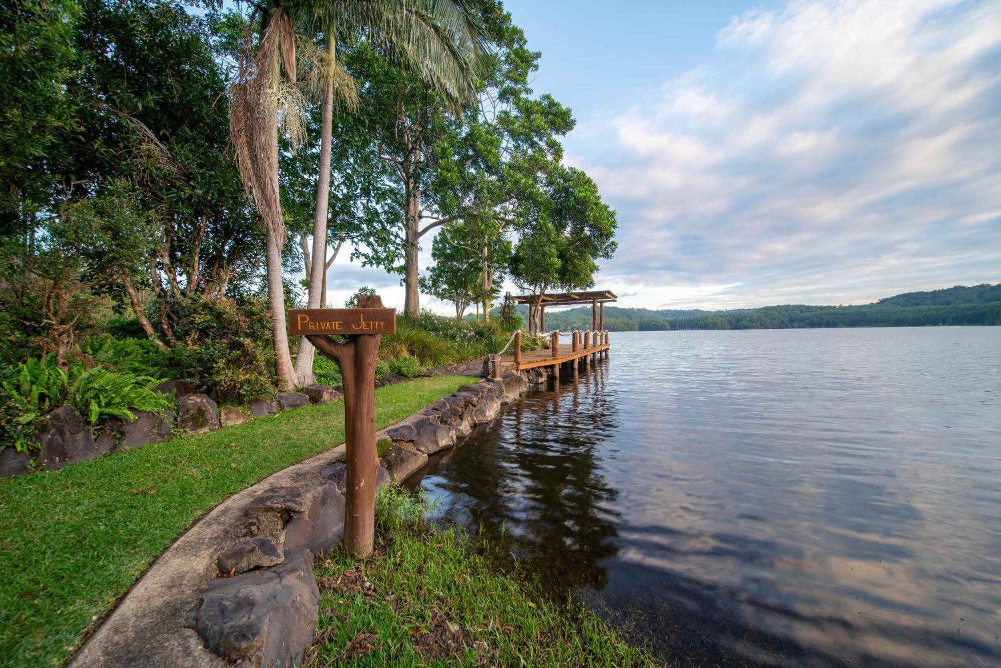 Secrets On The Lake Montville Exterior photo