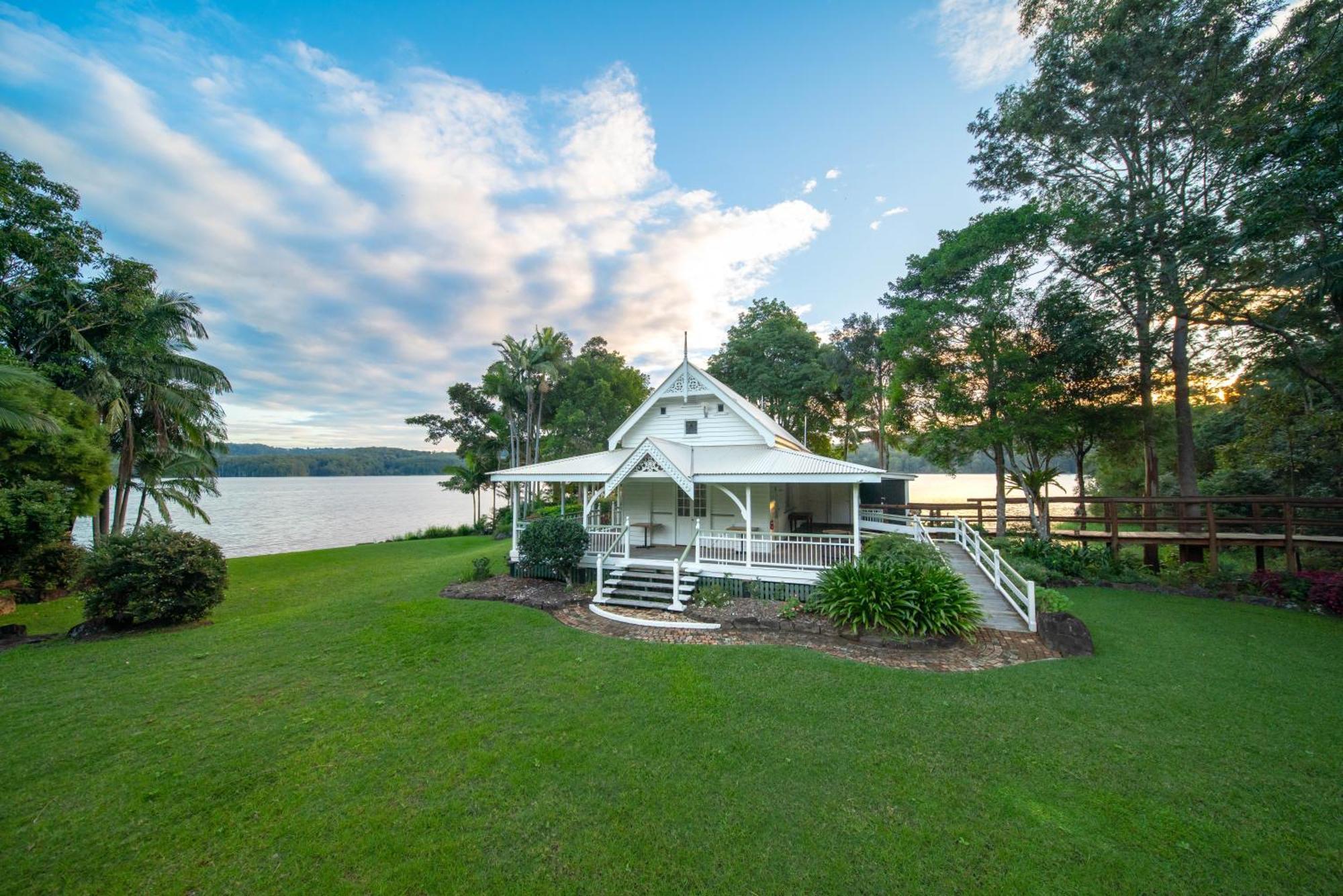 Secrets On The Lake Montville Exterior photo