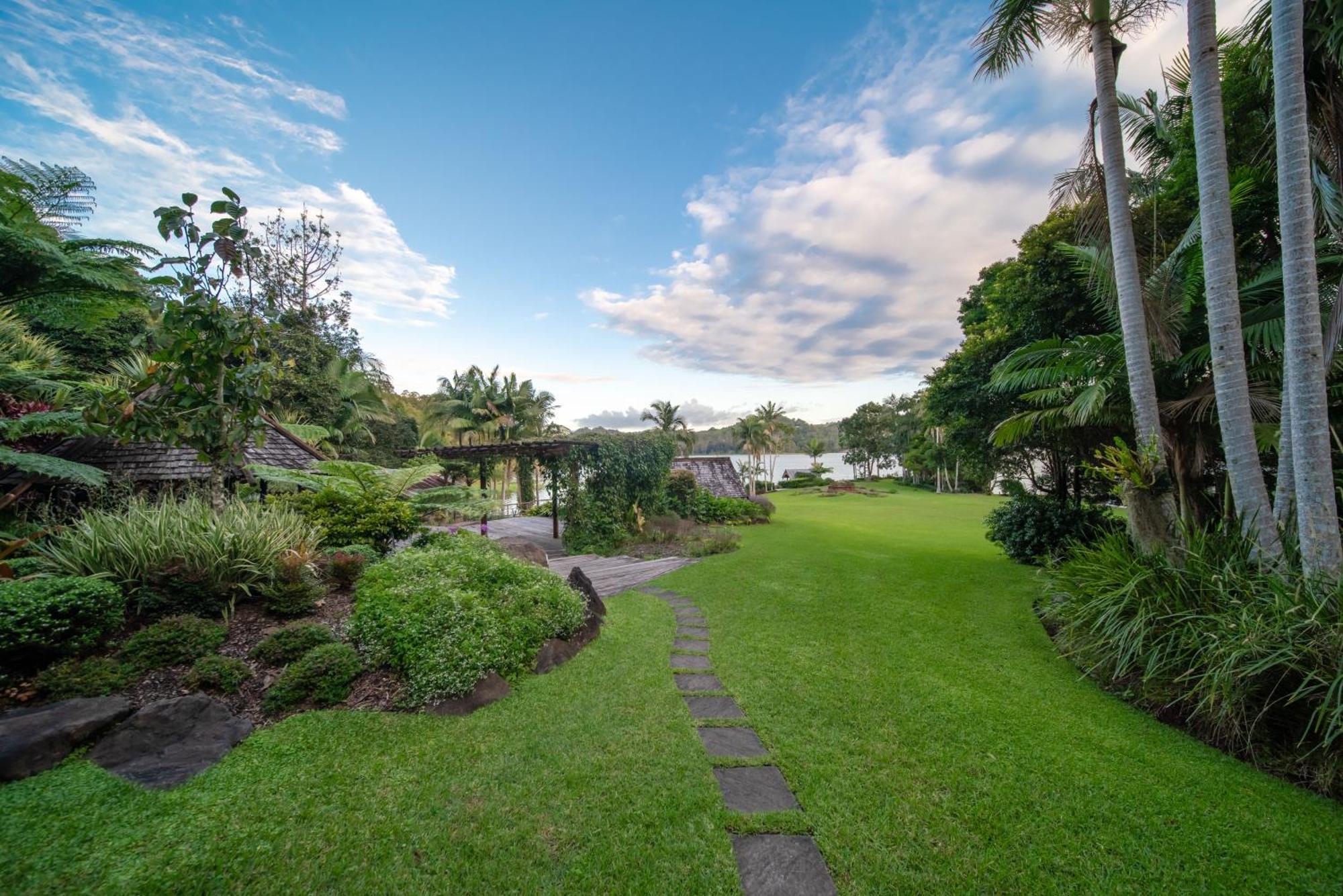 Secrets On The Lake Montville Exterior photo