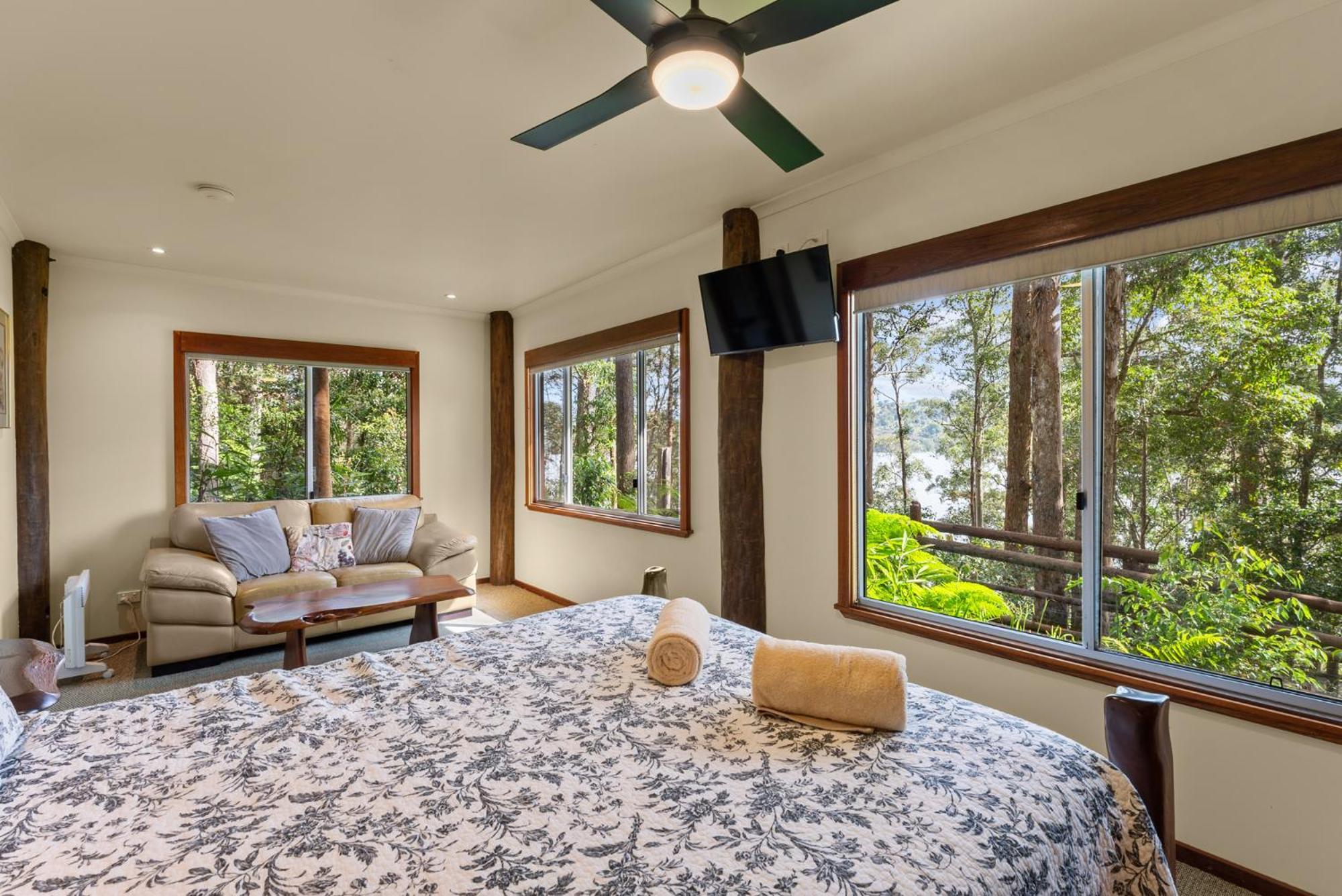 Secrets On The Lake Montville Exterior photo